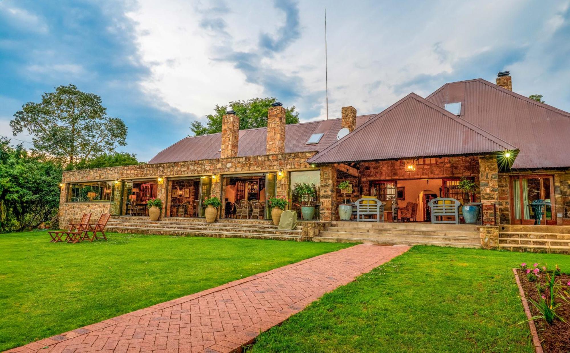 Walkersons Hotel & Spa Dullstroom Esterno foto